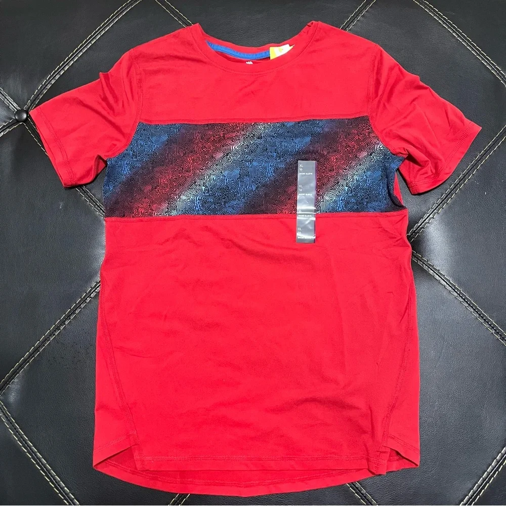 Boys Set of Three Tee Shirts All in Motion NWT - Picture 4 of 4